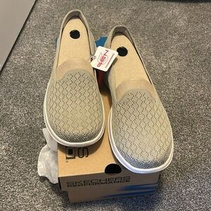 New inbox sketchers go walk slip on sneakers